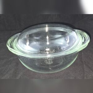 Vintage Pyrex clear glass round casserole dish with Lid